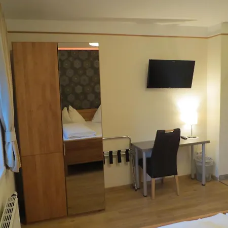 ホームステイ Zum Schwarzen Adler *